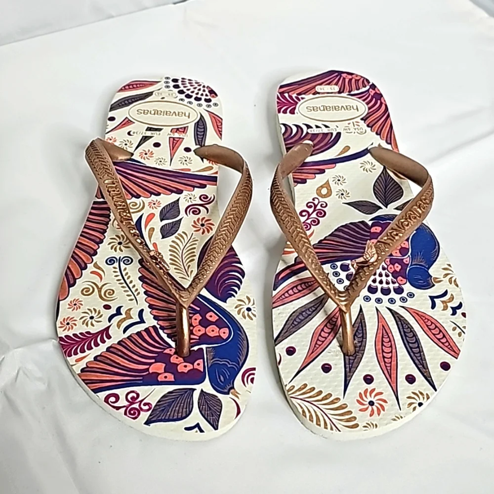 NWOT Havaianas Flip Flops - Picture 1 of 4
